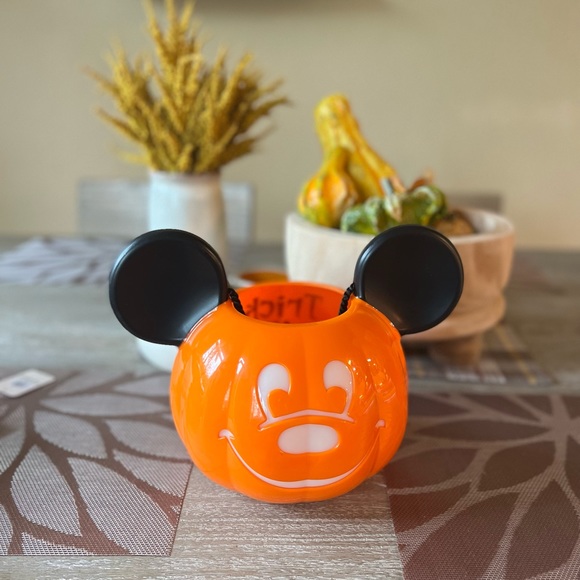 Disney Parks Light up Mickey Jack O Lantern Trick or Treat Pail, Halloween